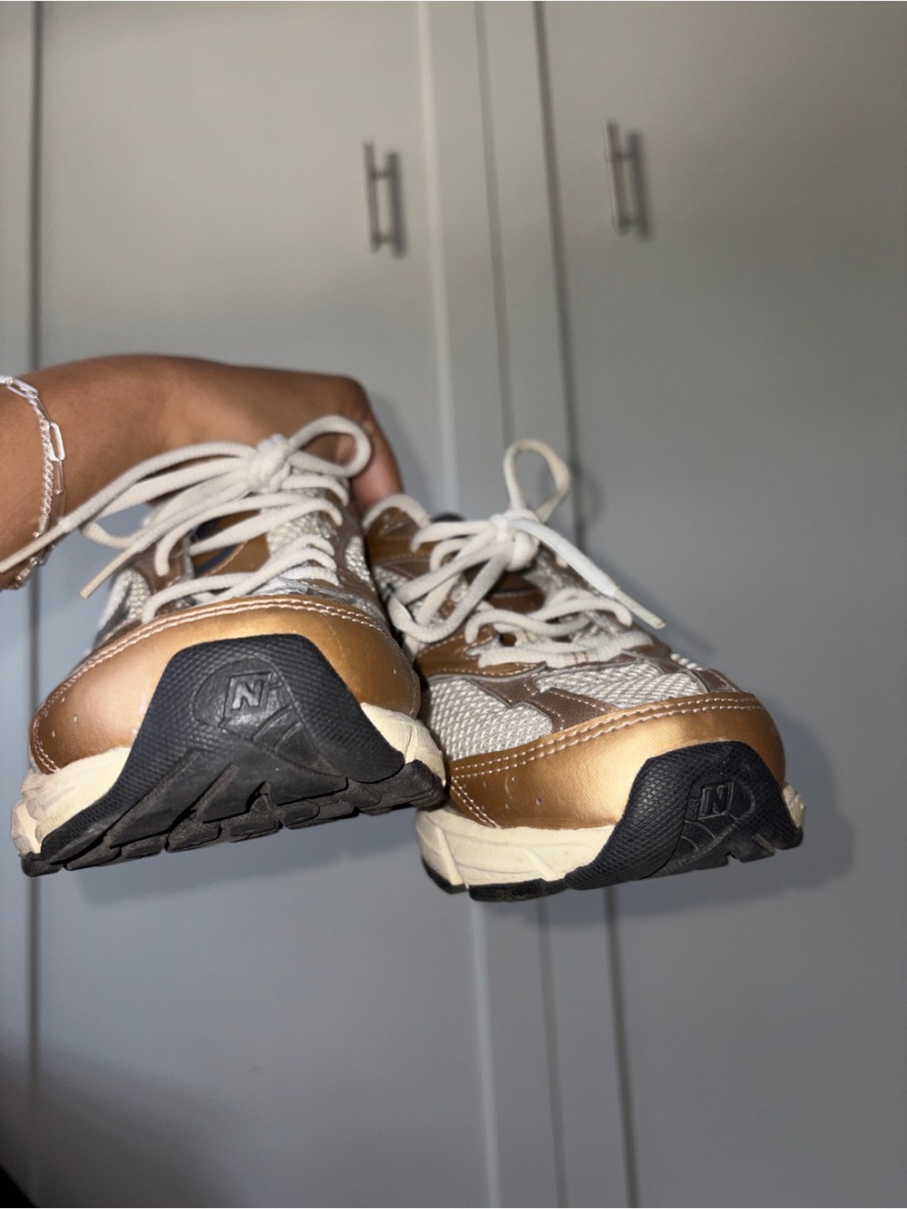 New Balance 530 Turtledove gold metallic Sneakers - Picture 4 of 7